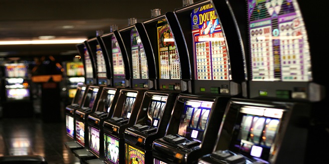 Win big at the slot machines and earn huge money easily 
