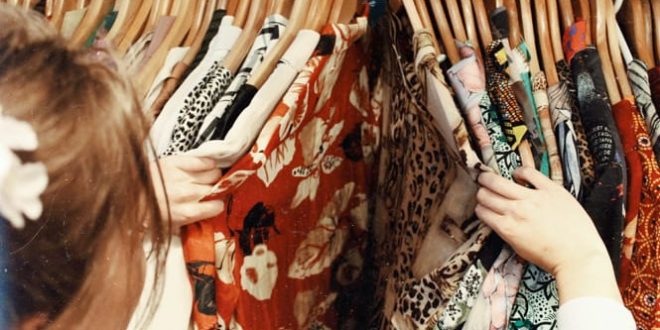 Vintage Fashion: Tips for Thrift Store Treasure Hunting